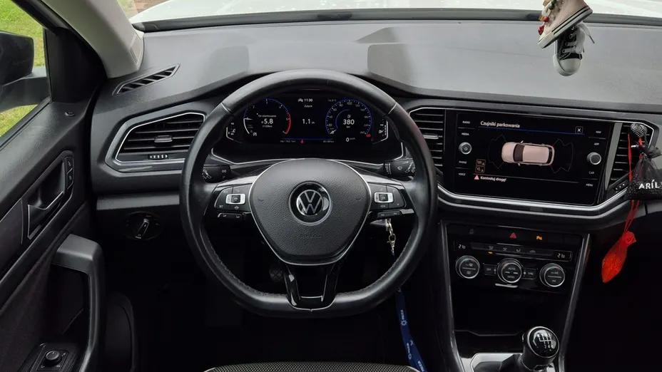VOLKSWAGEN T-ROC -