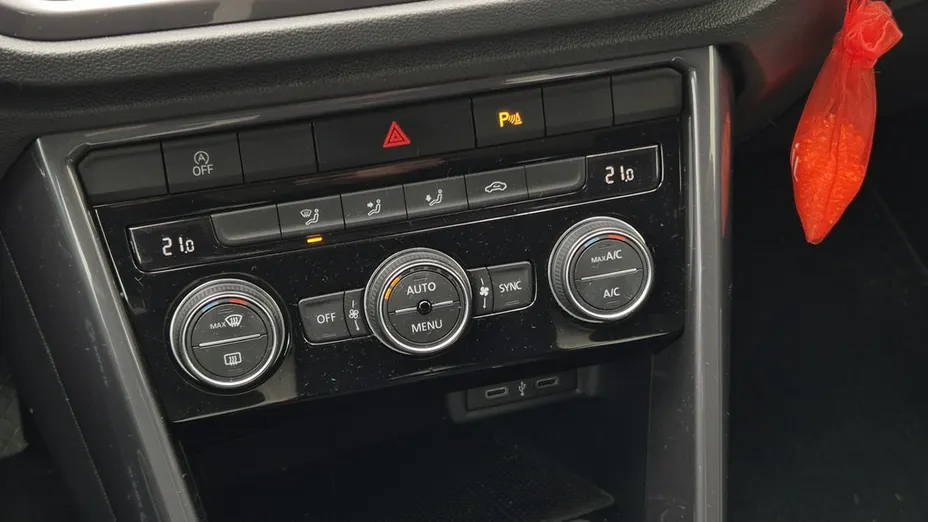 VOLKSWAGEN T-ROC -