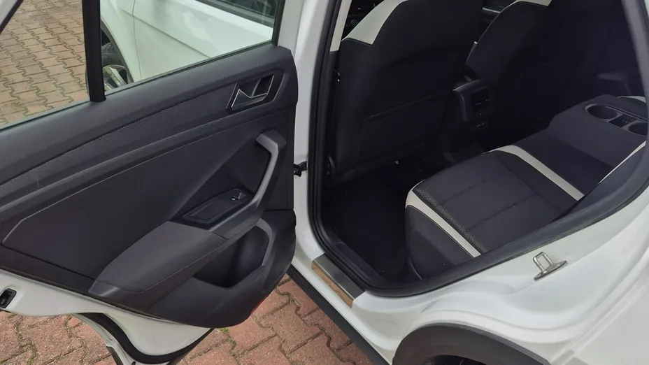 VOLKSWAGEN T-ROC -