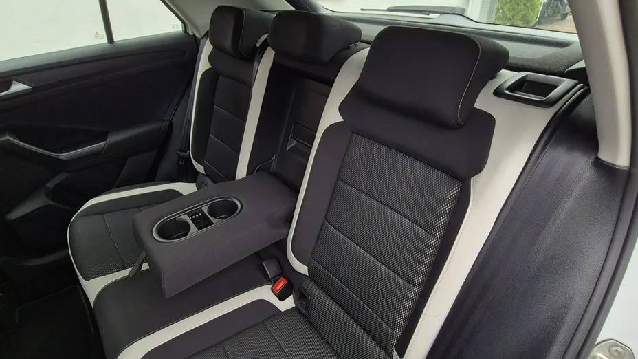 VOLKSWAGEN T-ROC -