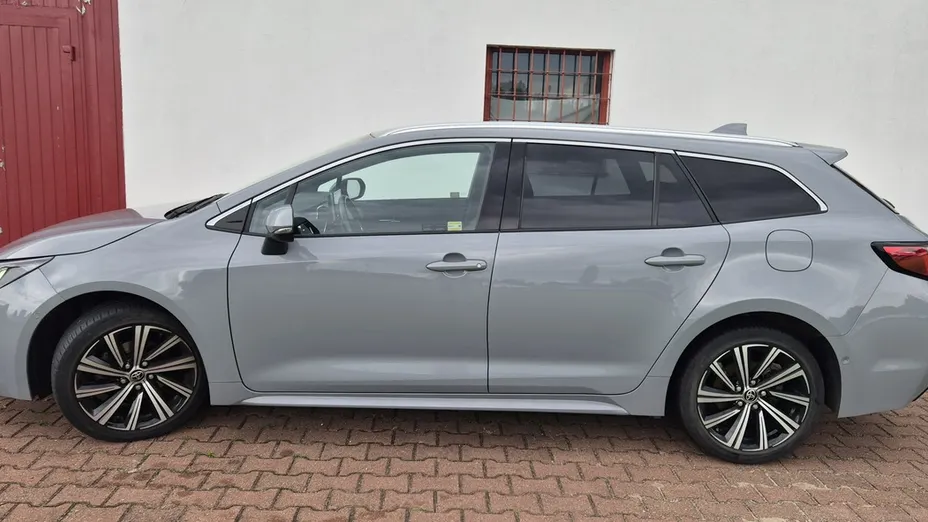 TOYOTA Corolla -
