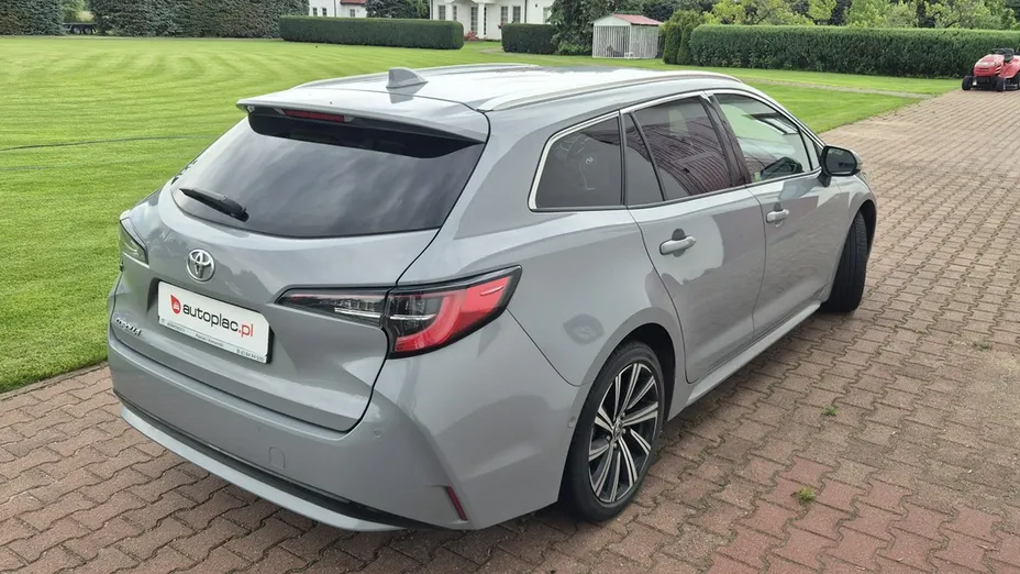 TOYOTA Corolla -