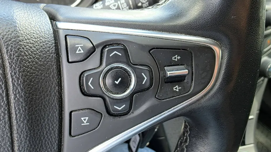 OPEL Insignia -
