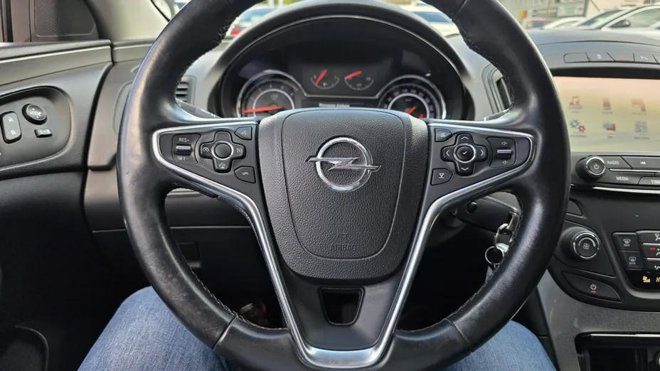 OPEL Insignia -
