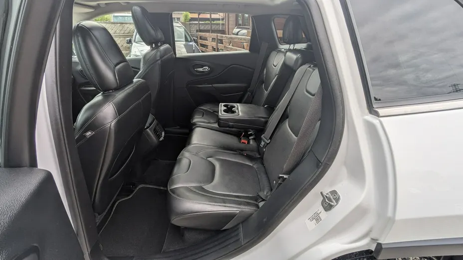 JEEP Cherokee -