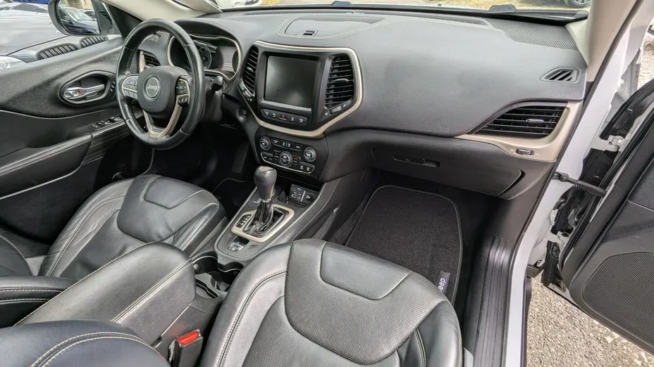 JEEP Cherokee -