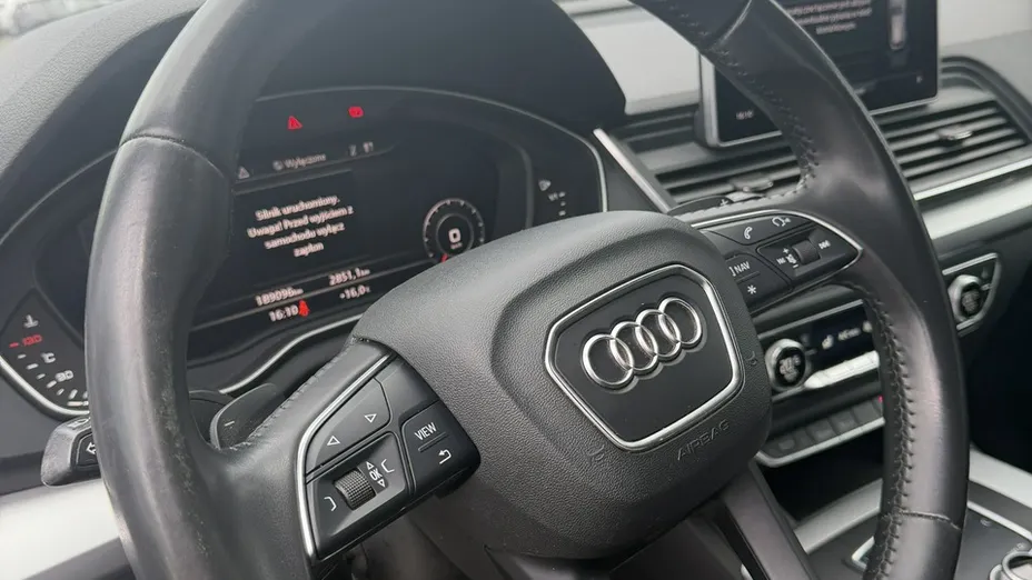 AUDI Q5 -