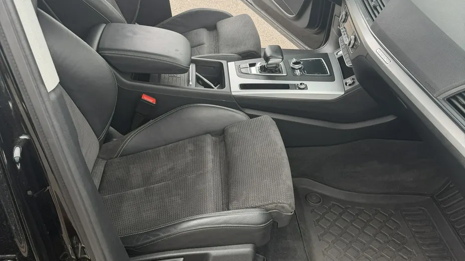 AUDI Q5 -