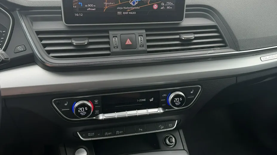 AUDI Q5 -