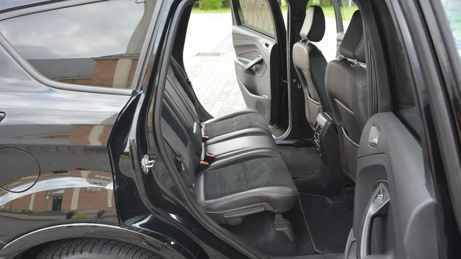 FORD Kuga -