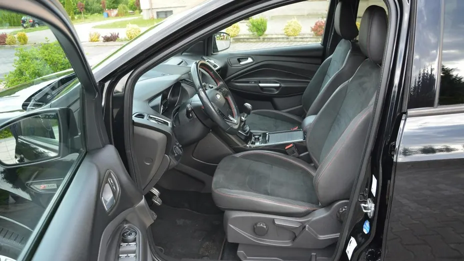 FORD Kuga -