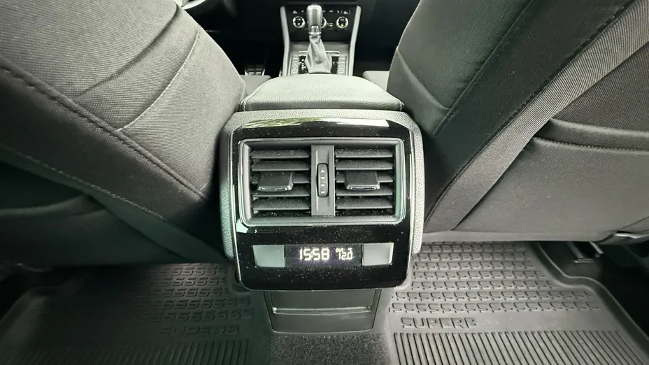 SKODA Superb -