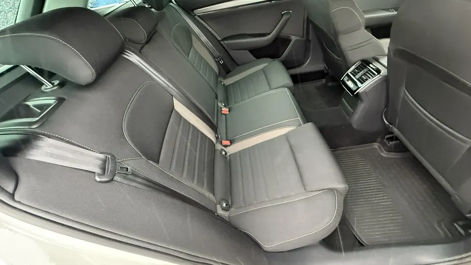 SKODA Superb -