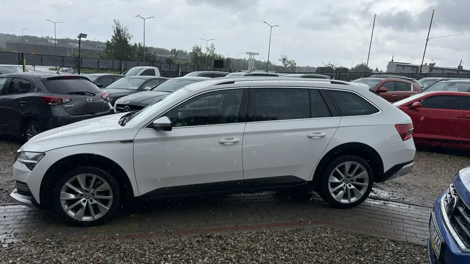 SKODA Superb -