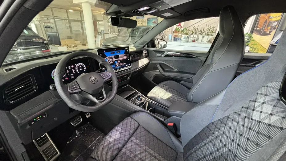 VOLKSWAGEN Tiguan -