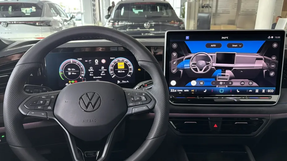 VOLKSWAGEN Tiguan -