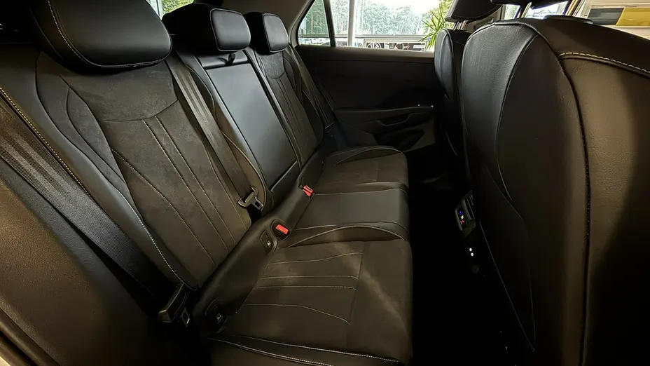 VOLKSWAGEN T-ROC -