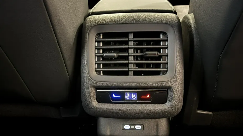 VOLKSWAGEN T-ROC -