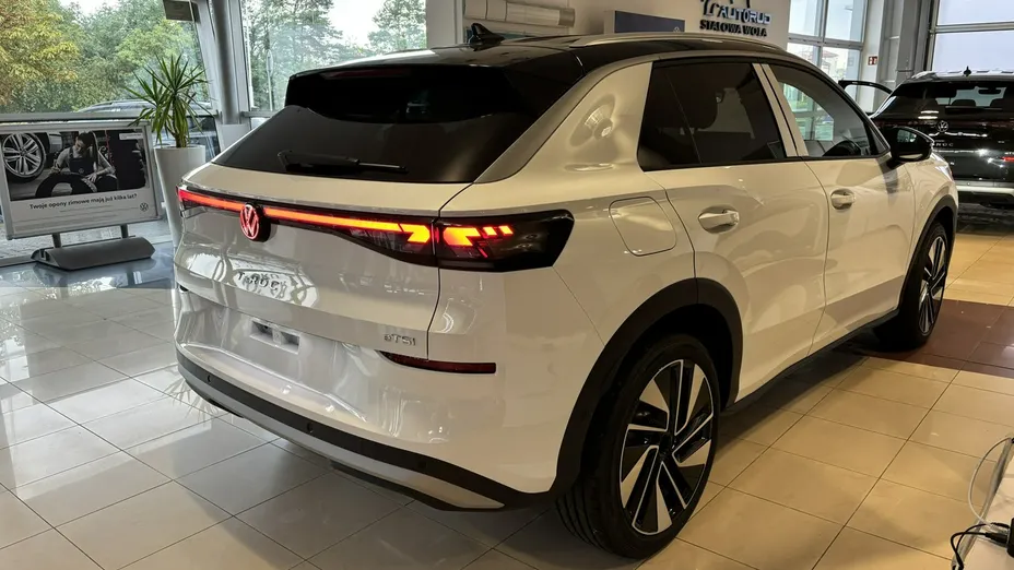 VOLKSWAGEN T-ROC -
