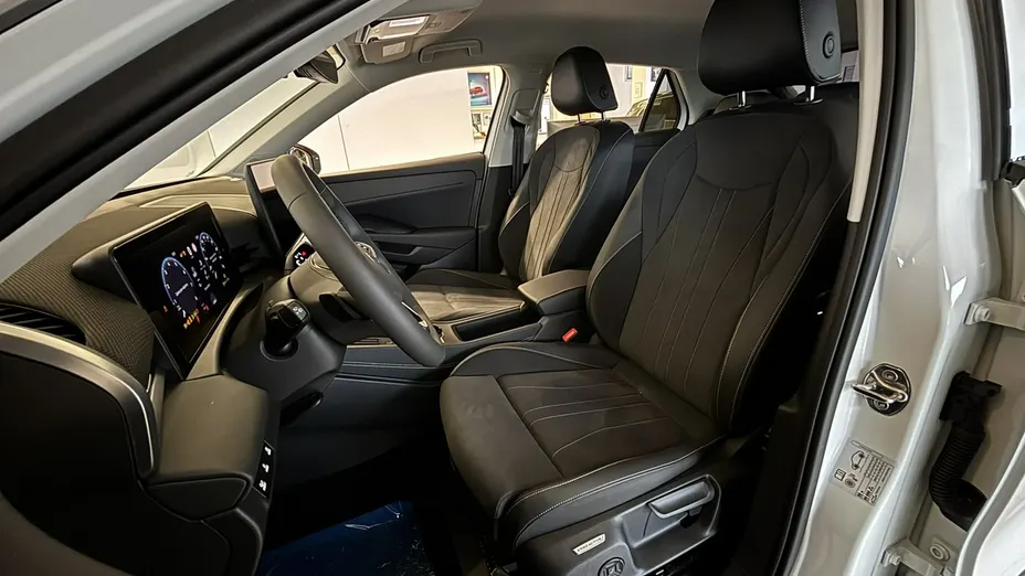 VOLKSWAGEN T-ROC -