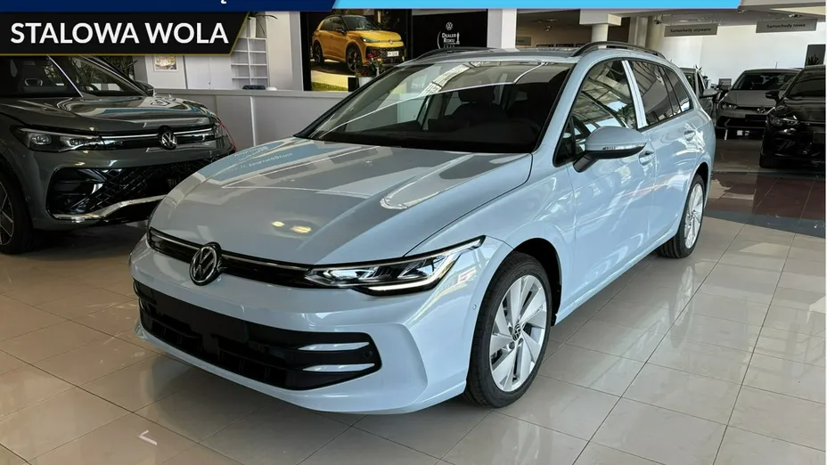 VOLKSWAGEN Golf -