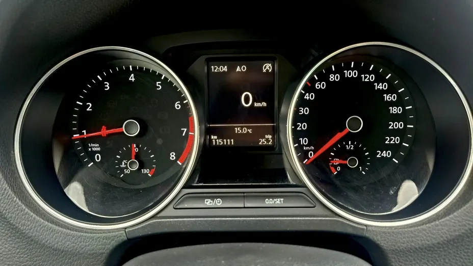 VOLKSWAGEN Polo -