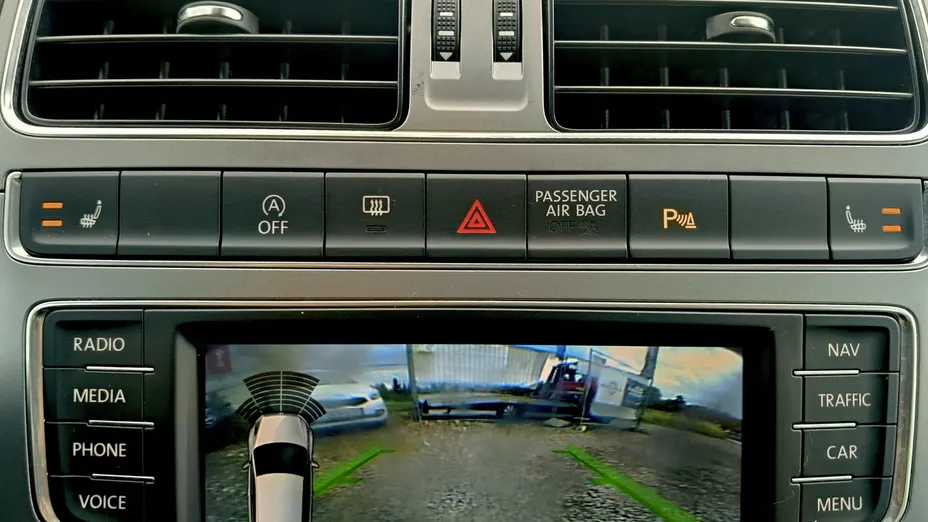 VOLKSWAGEN Polo -