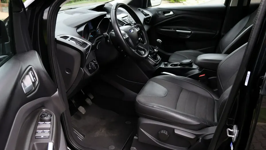 FORD Kuga -
