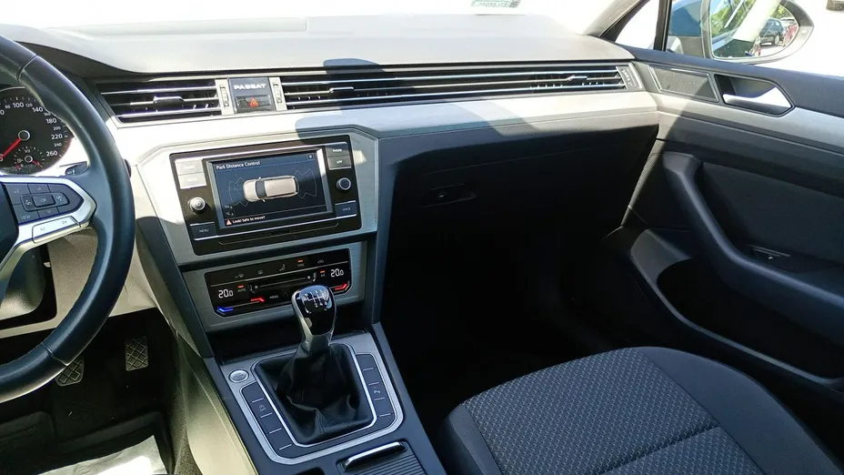 VOLKSWAGEN Passat -