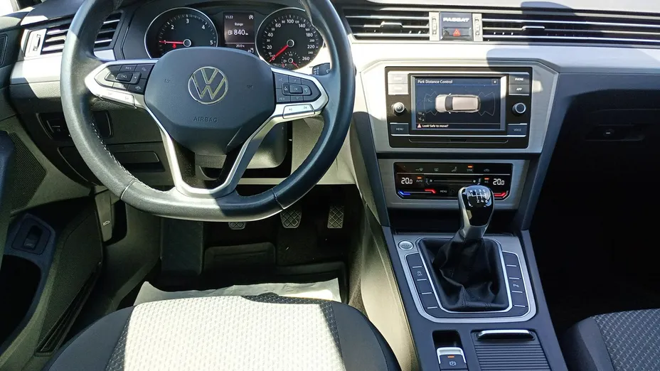 VOLKSWAGEN Passat -