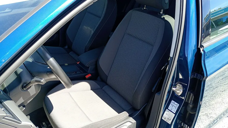 VOLKSWAGEN Passat -