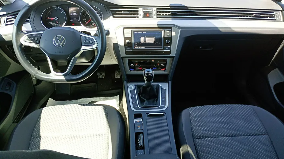 VOLKSWAGEN Passat -