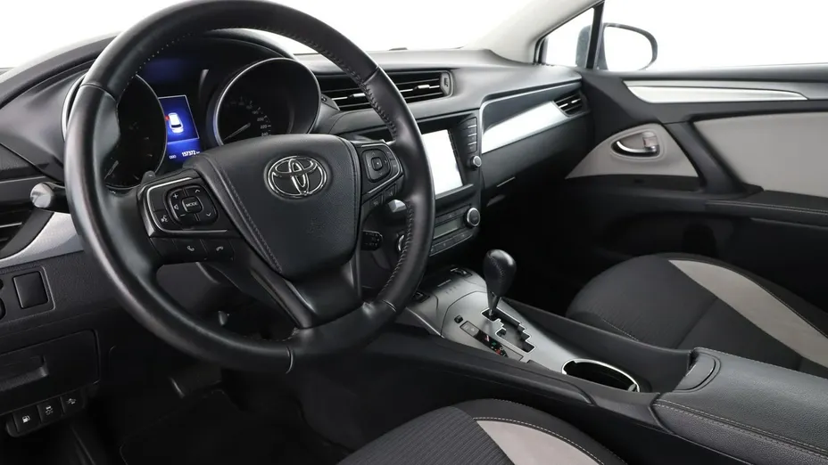 TOYOTA Avensis -
