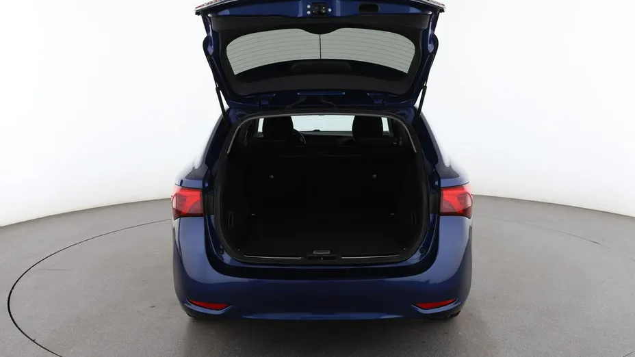 TOYOTA Avensis -