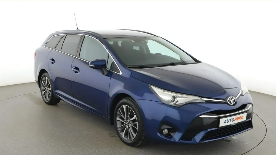 TOYOTA Avensis -