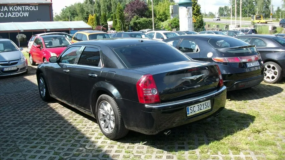 CHRYSLER 300 -