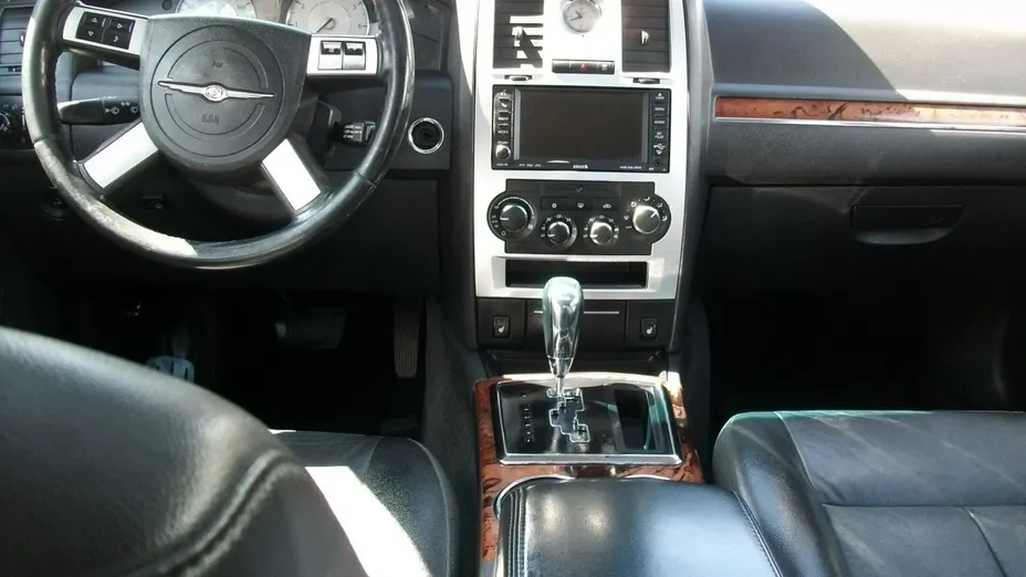 CHRYSLER 300 -