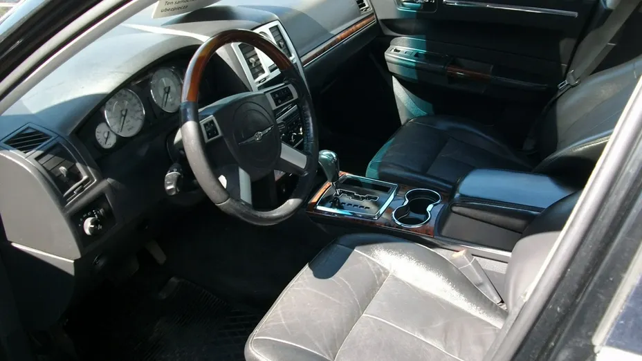 CHRYSLER 300 -