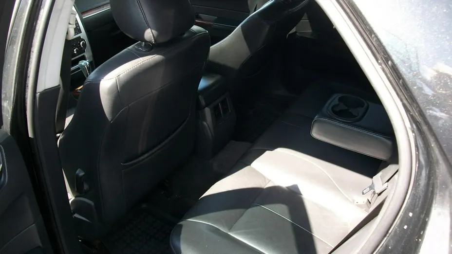 CHRYSLER 300 -