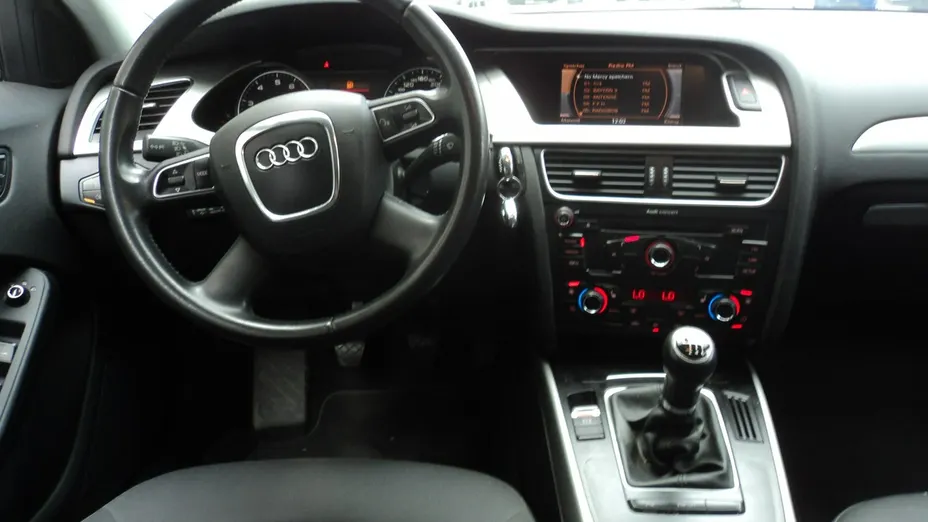 AUDI A4 -