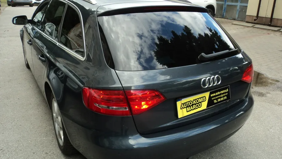 AUDI A4 -