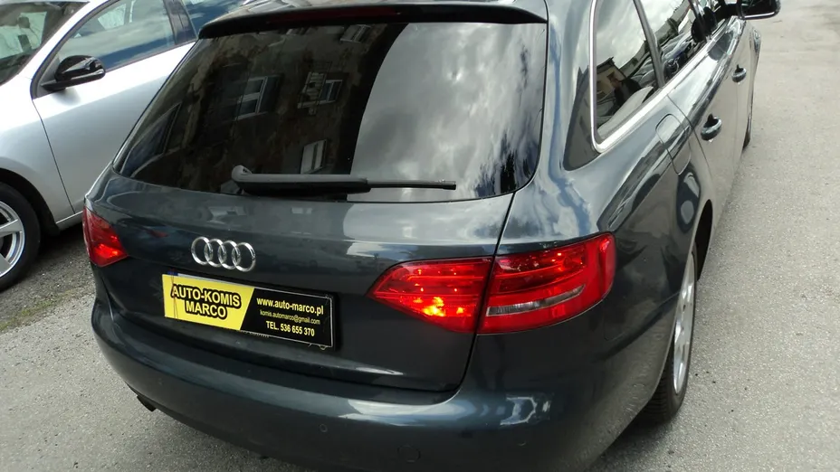 AUDI A4 -