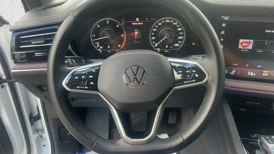VOLKSWAGEN Touareg -