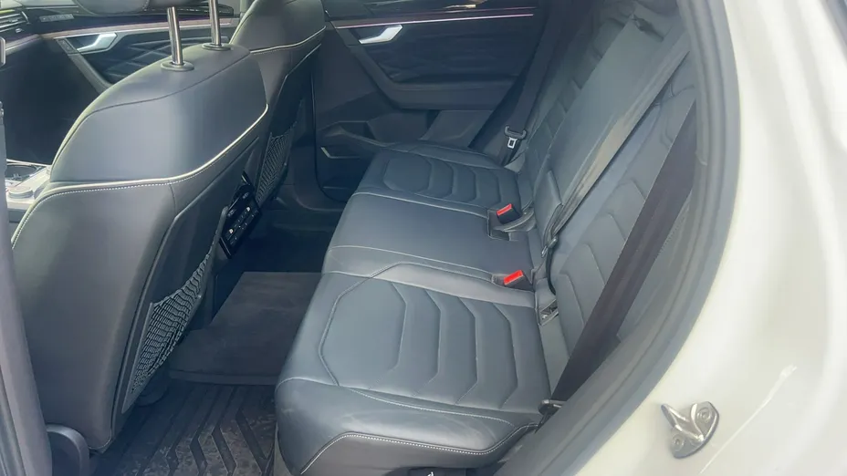 VOLKSWAGEN Touareg -