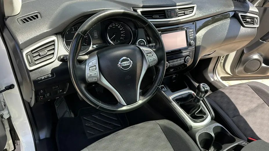 NISSAN Qashqai -