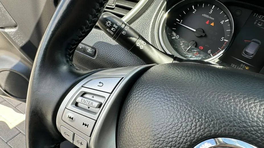 NISSAN Qashqai -