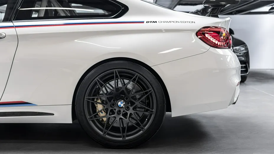 BMW M4 -