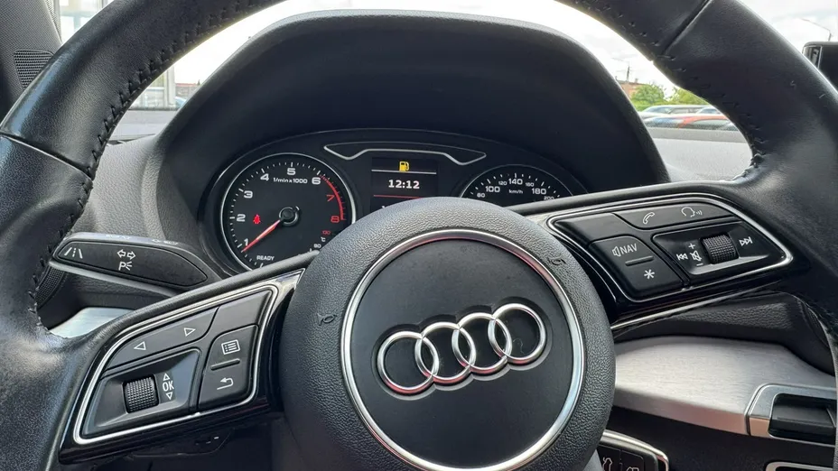 AUDI Q2 -