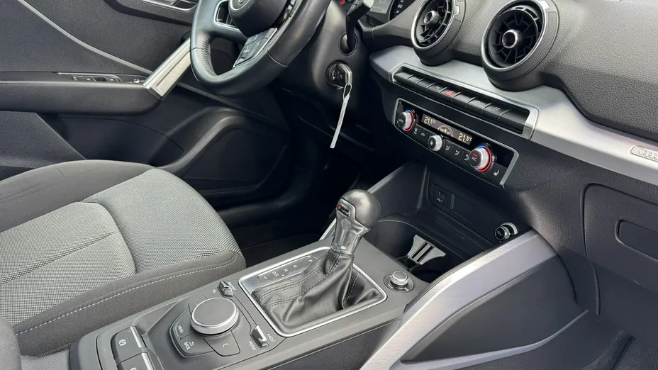 AUDI Q2 -