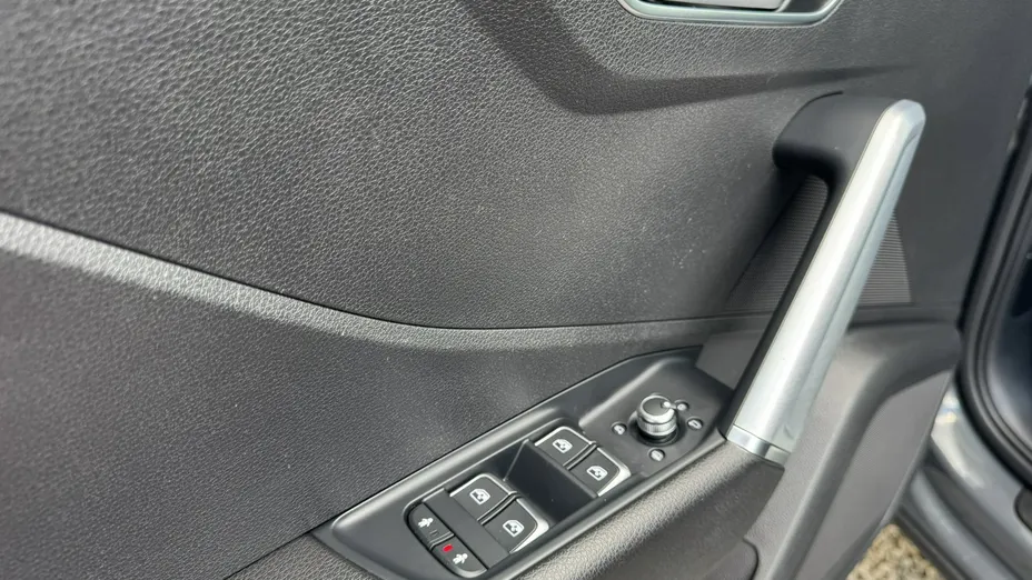 AUDI Q2 -